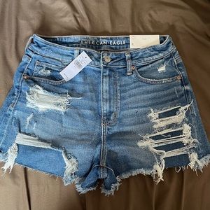 American Eagle distressed high rise mom short size 8/29